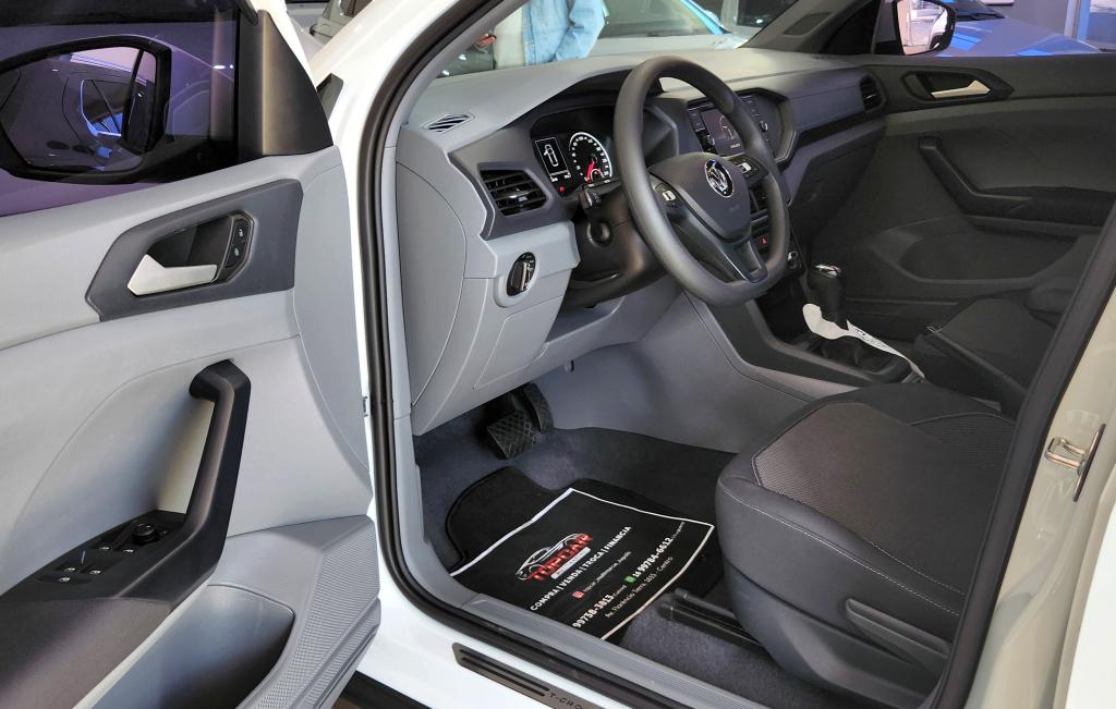 VOLKSWAGEN T-Cross - Foto
