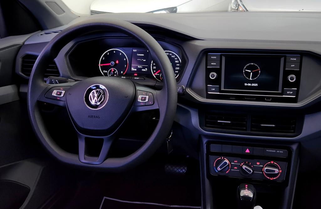 VOLKSWAGEN T-Cross - Foto