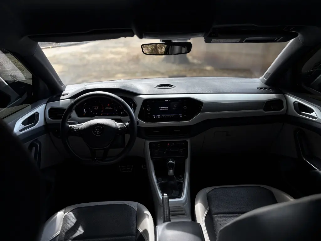 VOLKSWAGEN T-Cross - Foto