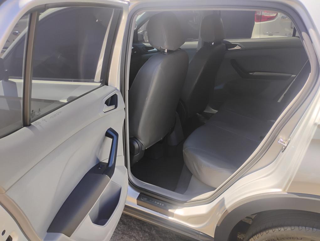 VOLKSWAGEN T-Cross - Foto