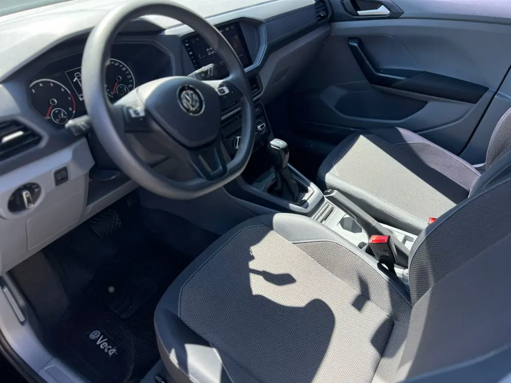 VOLKSWAGEN T-Cross - Foto