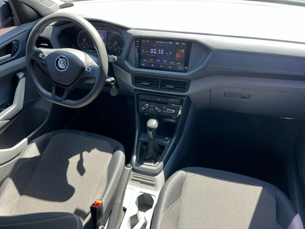 VOLKSWAGEN T-Cross - Foto