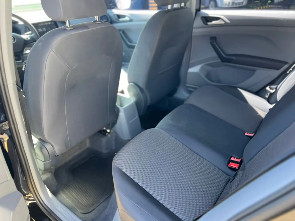 VOLKSWAGEN T-Cross - Foto