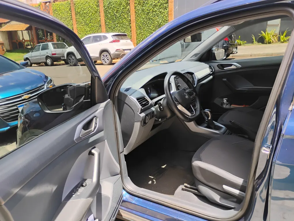 VOLKSWAGEN T-Cross - Foto