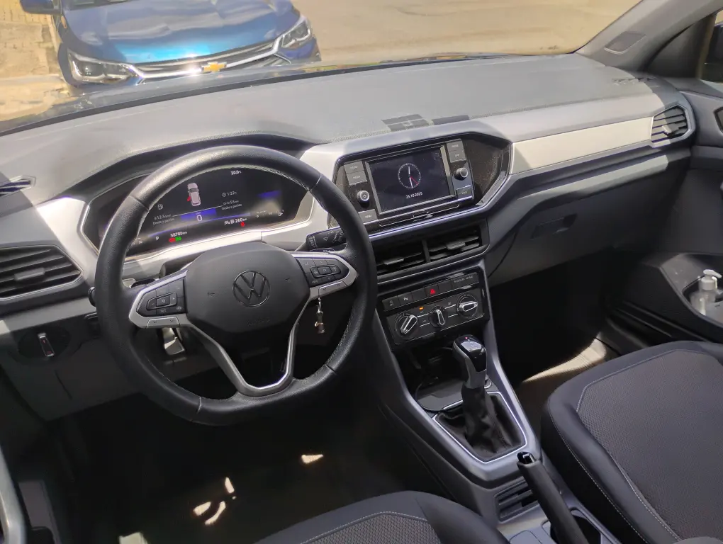 VOLKSWAGEN T-Cross - Foto