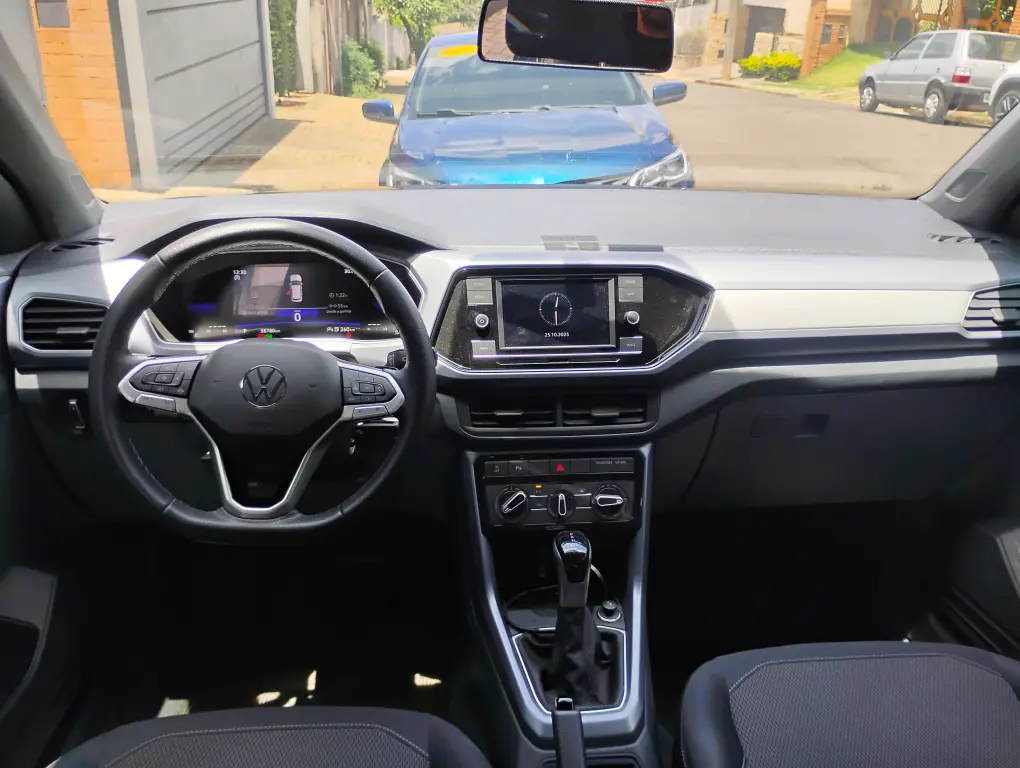 VOLKSWAGEN T-Cross - Foto