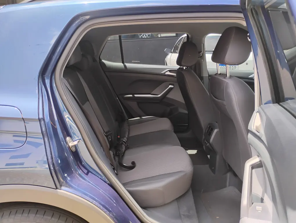 VOLKSWAGEN T-Cross - Foto