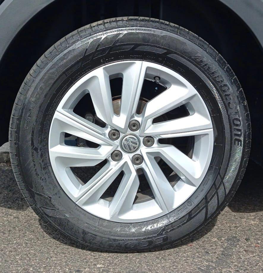 VOLKSWAGEN T-Cross - Foto