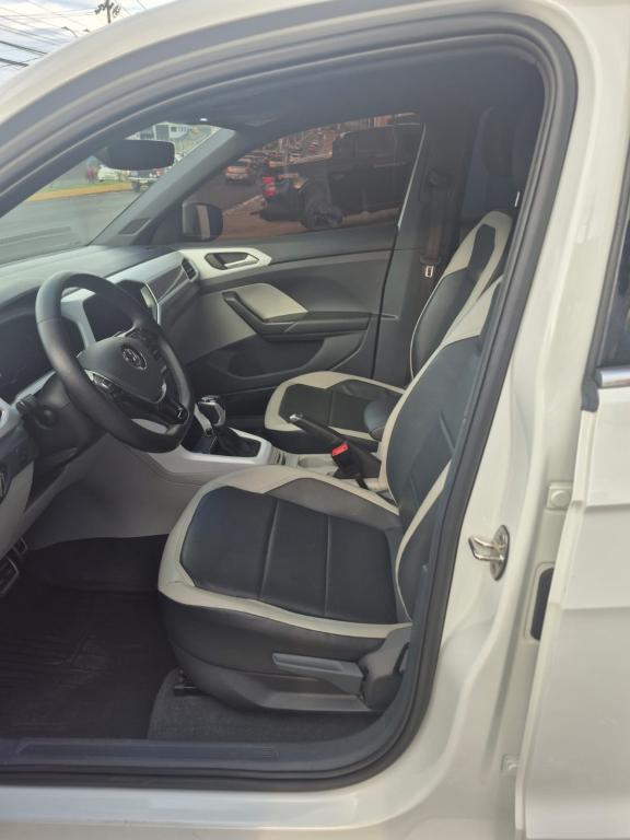 VOLKSWAGEN T-Cross - Foto