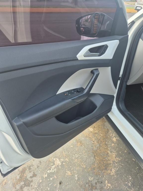 VOLKSWAGEN T-Cross - Foto