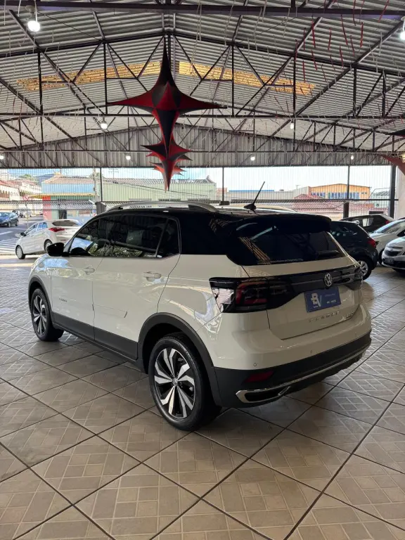 VOLKSWAGEN T-Cross - Foto