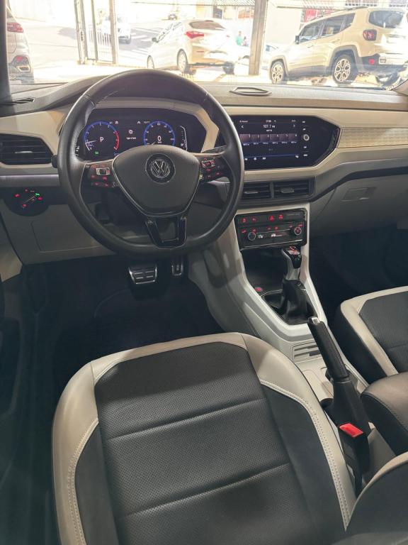 VOLKSWAGEN T-Cross - Foto