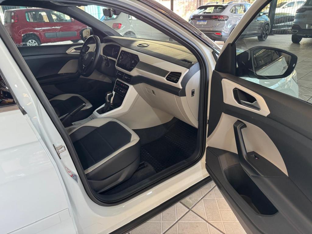 VOLKSWAGEN T-Cross - Foto