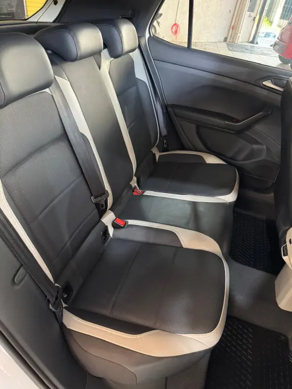 VOLKSWAGEN T-Cross - Foto