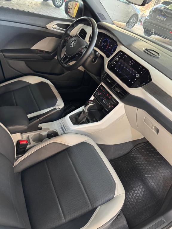 VOLKSWAGEN T-Cross - Foto