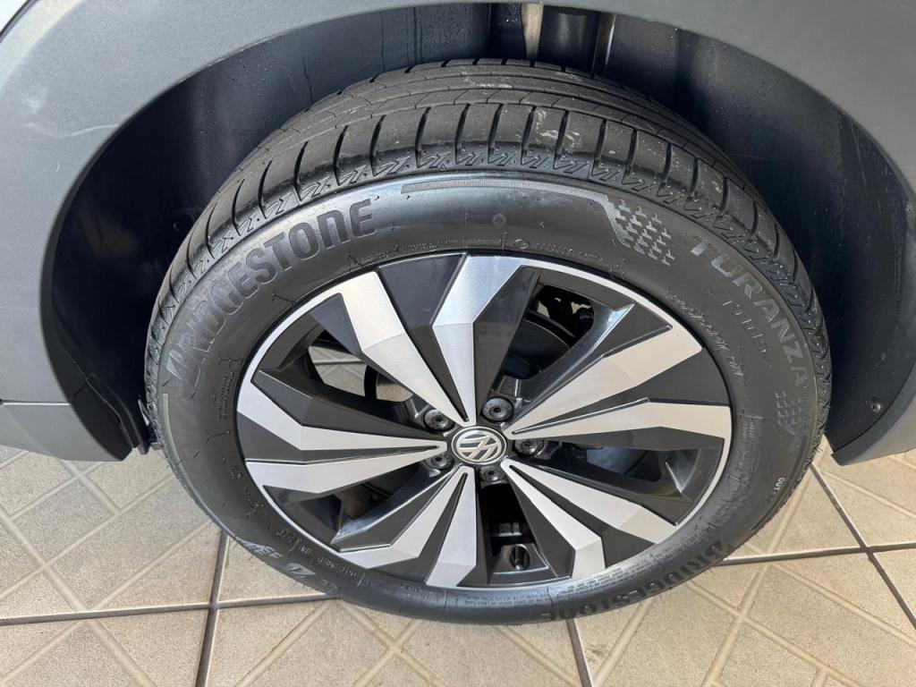 VOLKSWAGEN T-Cross - Foto