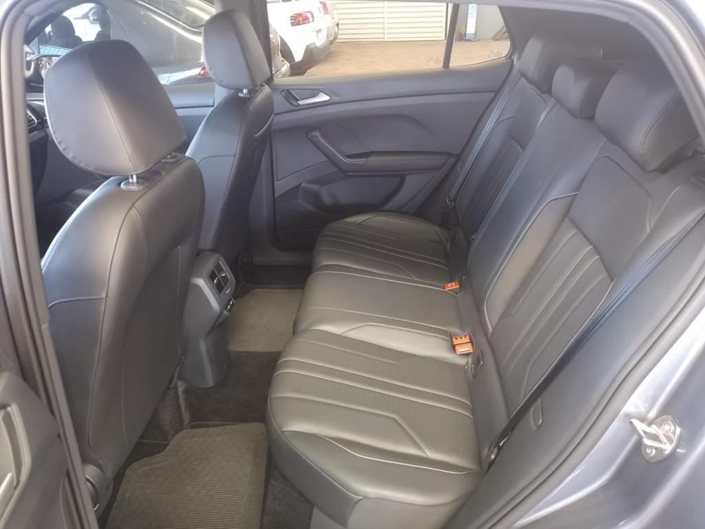 VOLKSWAGEN T-Cross - Foto