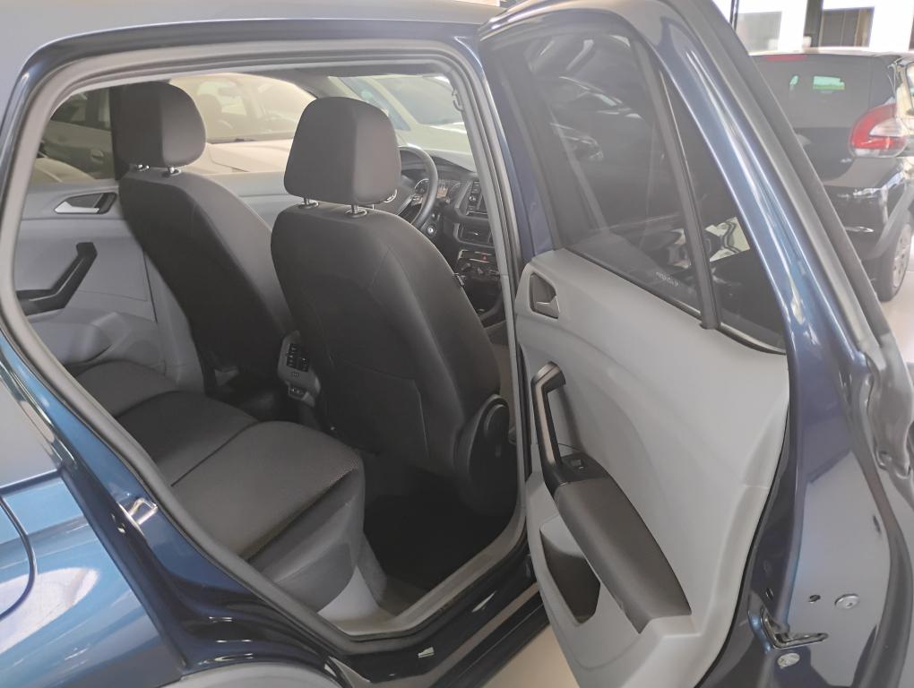 VOLKSWAGEN T-Cross - Foto