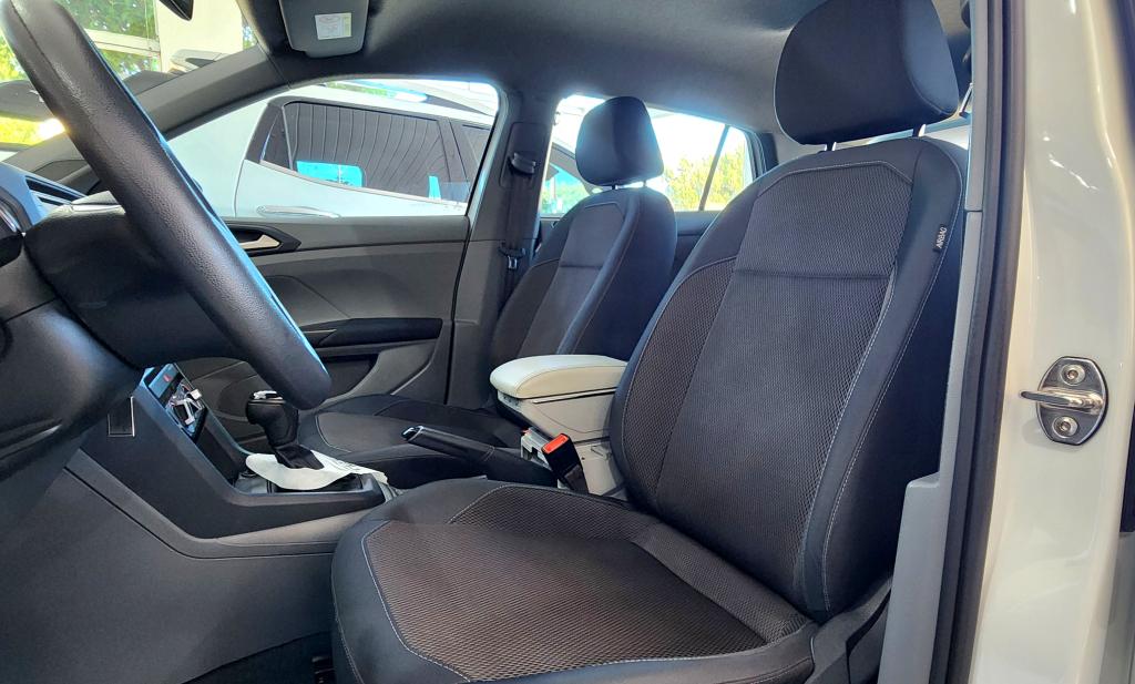 VOLKSWAGEN T-Cross - Foto