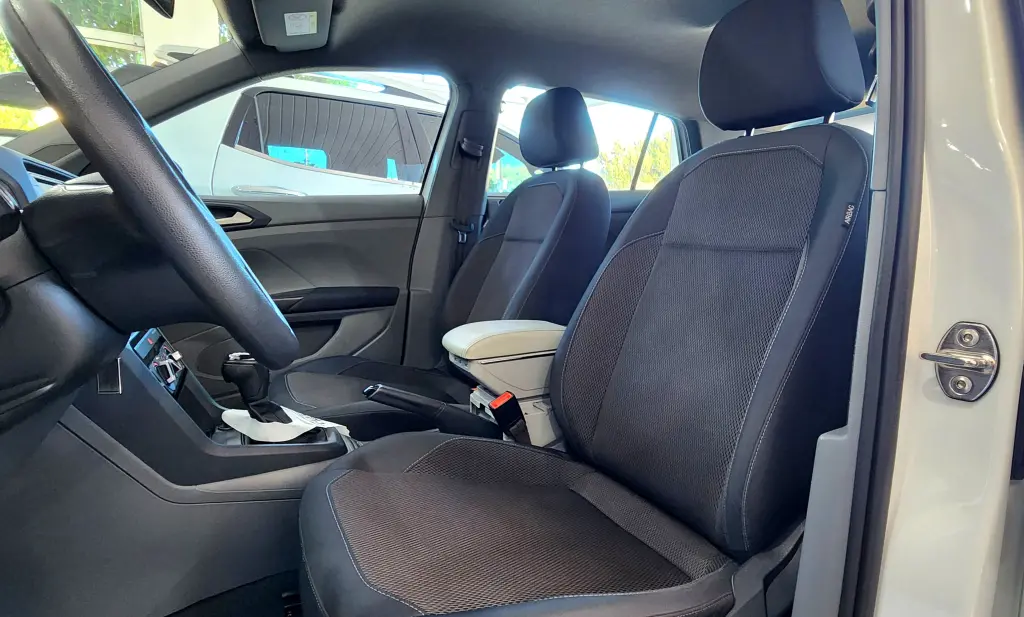 VOLKSWAGEN T-Cross - Foto