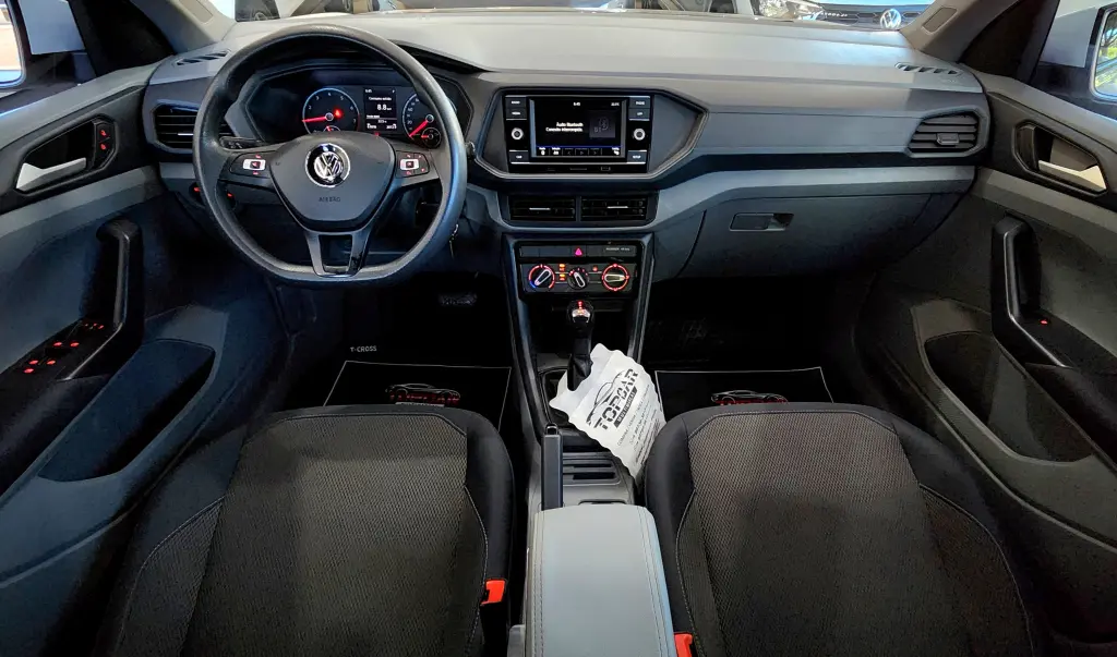 VOLKSWAGEN T-Cross - Foto