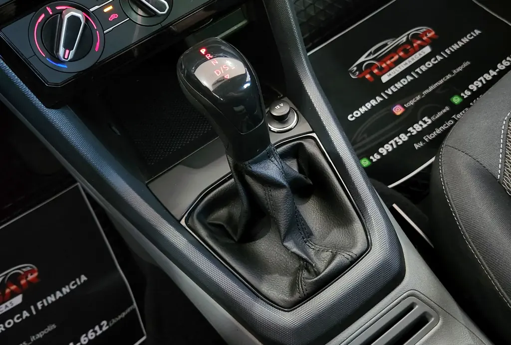 VOLKSWAGEN T-Cross - Foto