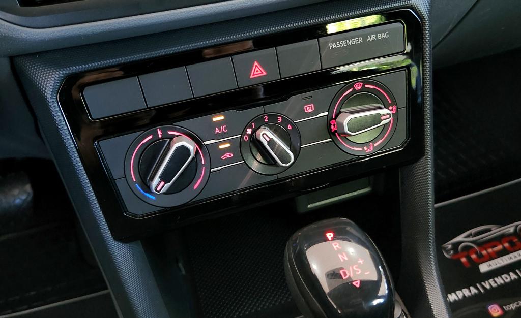 VOLKSWAGEN T-Cross - Foto