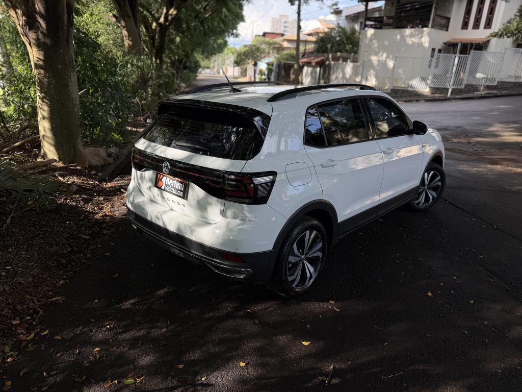 VOLKSWAGEN T-Cross - Foto