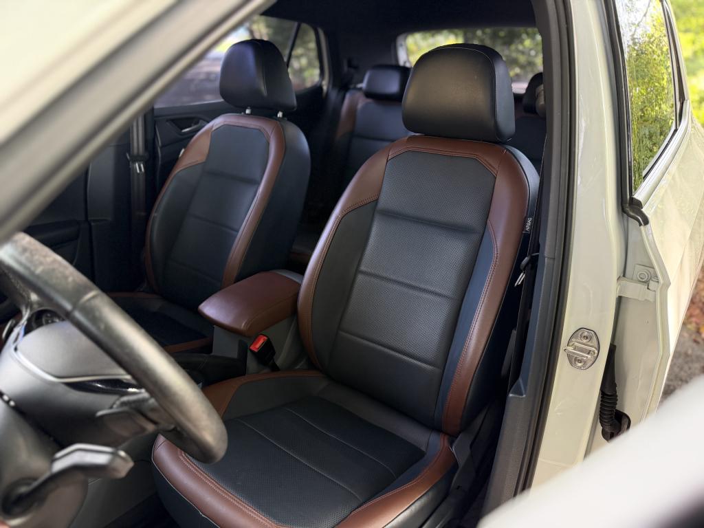 VOLKSWAGEN T-Cross - Foto