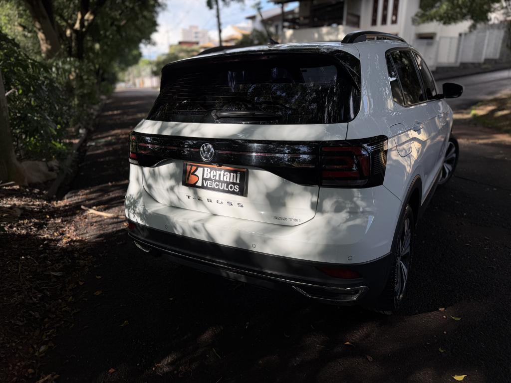 VOLKSWAGEN T-Cross - Foto