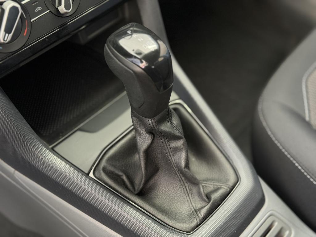 VOLKSWAGEN T-Cross - Foto