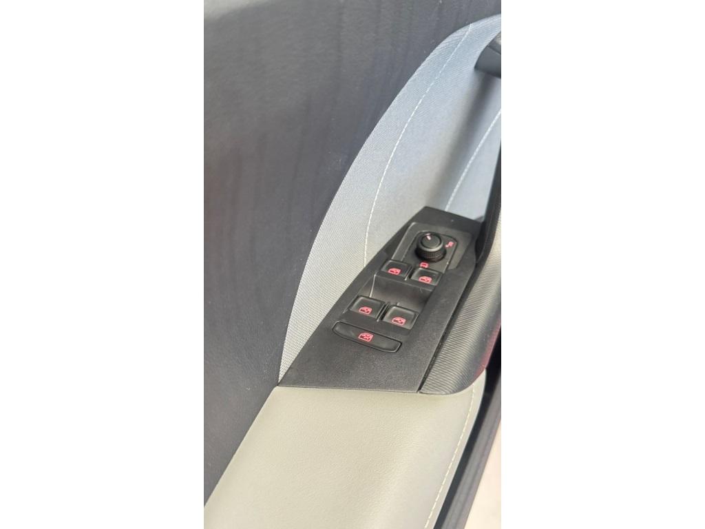 VOLKSWAGEN T-Cross - Foto