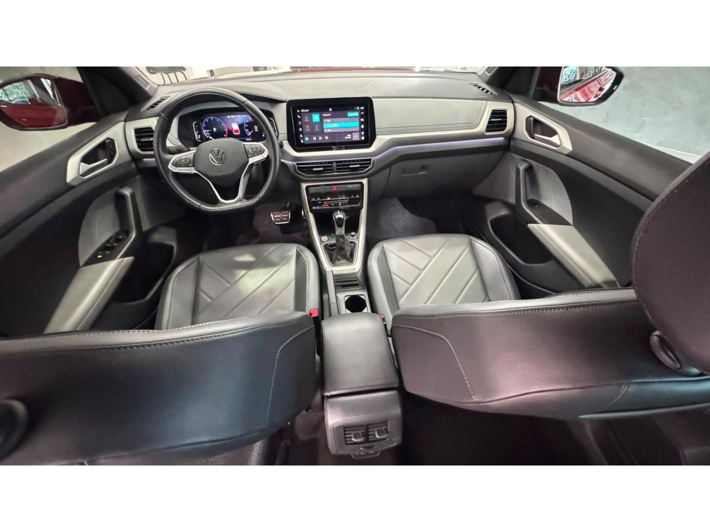 VOLKSWAGEN T-Cross - Foto