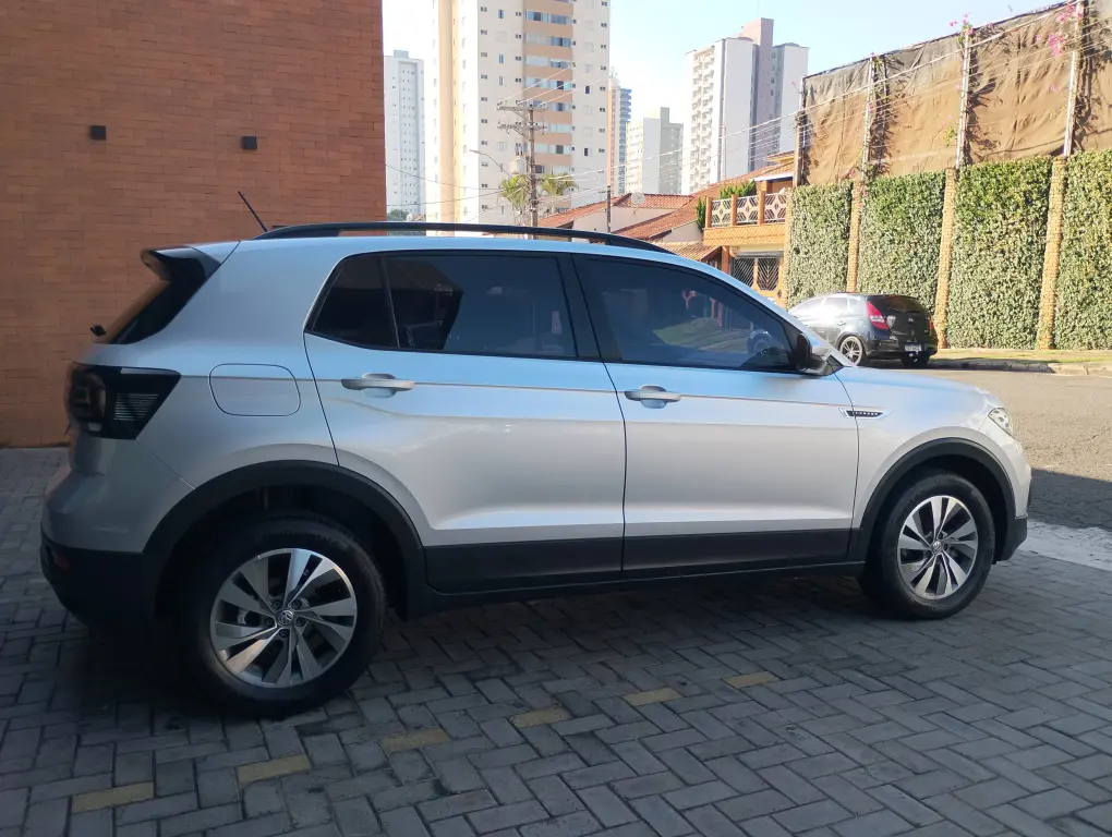 VOLKSWAGEN T-Cross - Foto