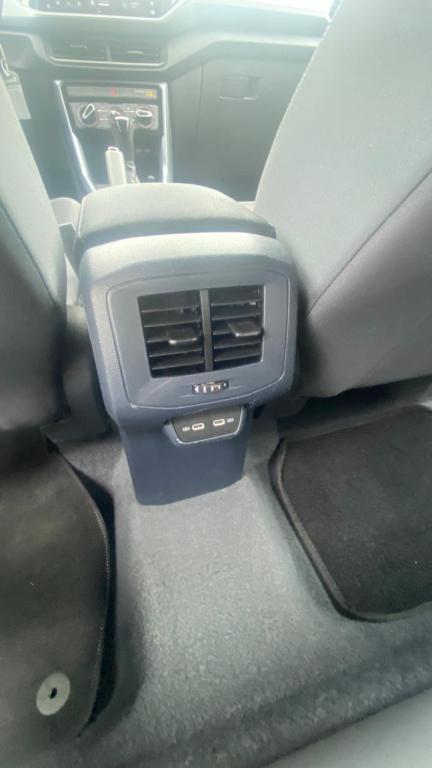 VOLKSWAGEN T-Cross - Foto