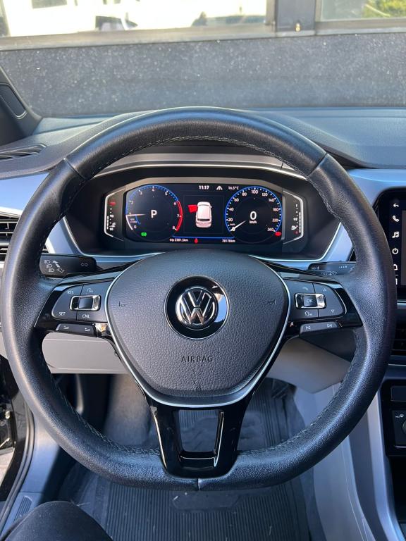 VOLKSWAGEN T-Cross - Foto