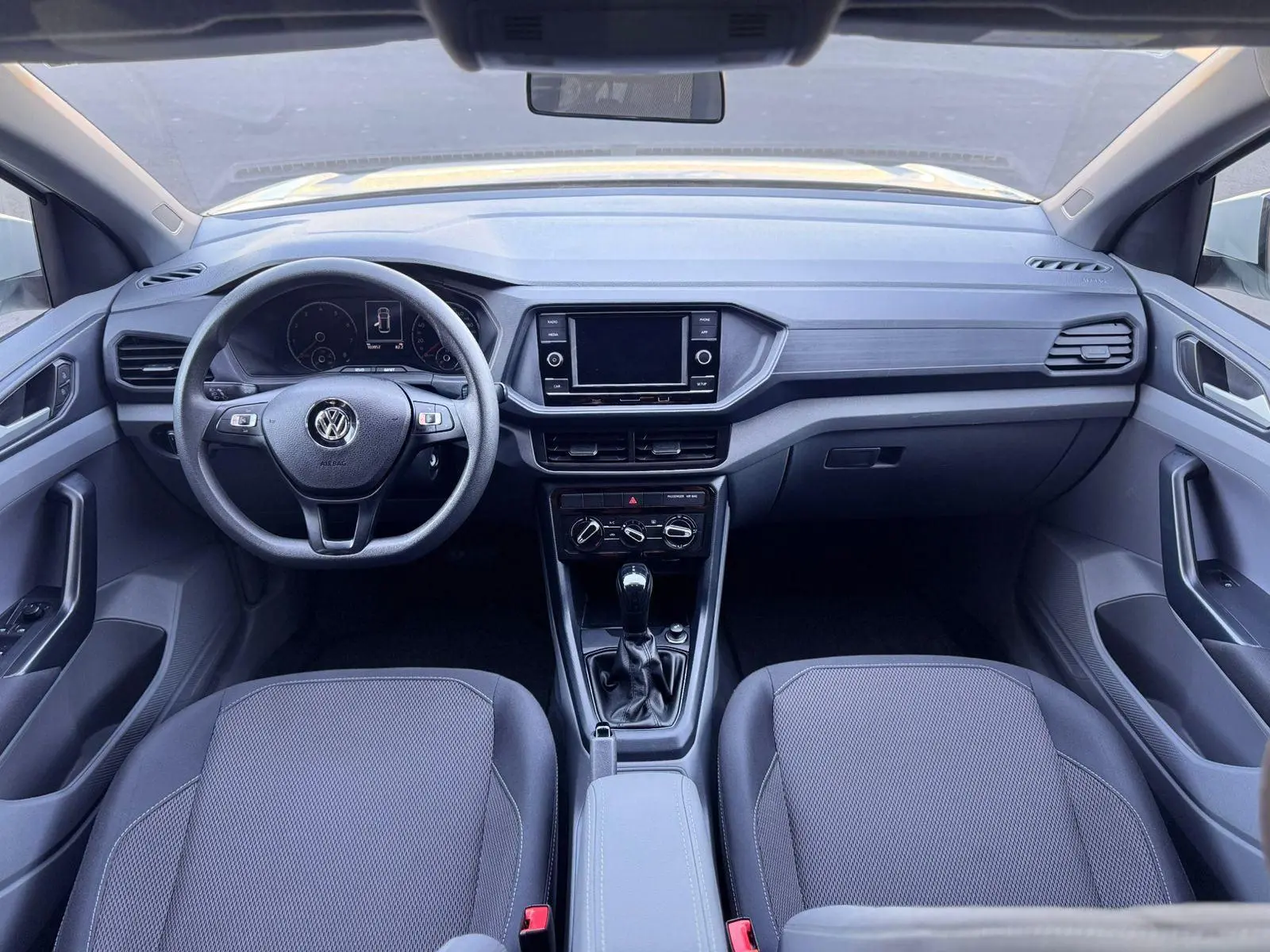 VOLKSWAGEN T-Cross - Foto