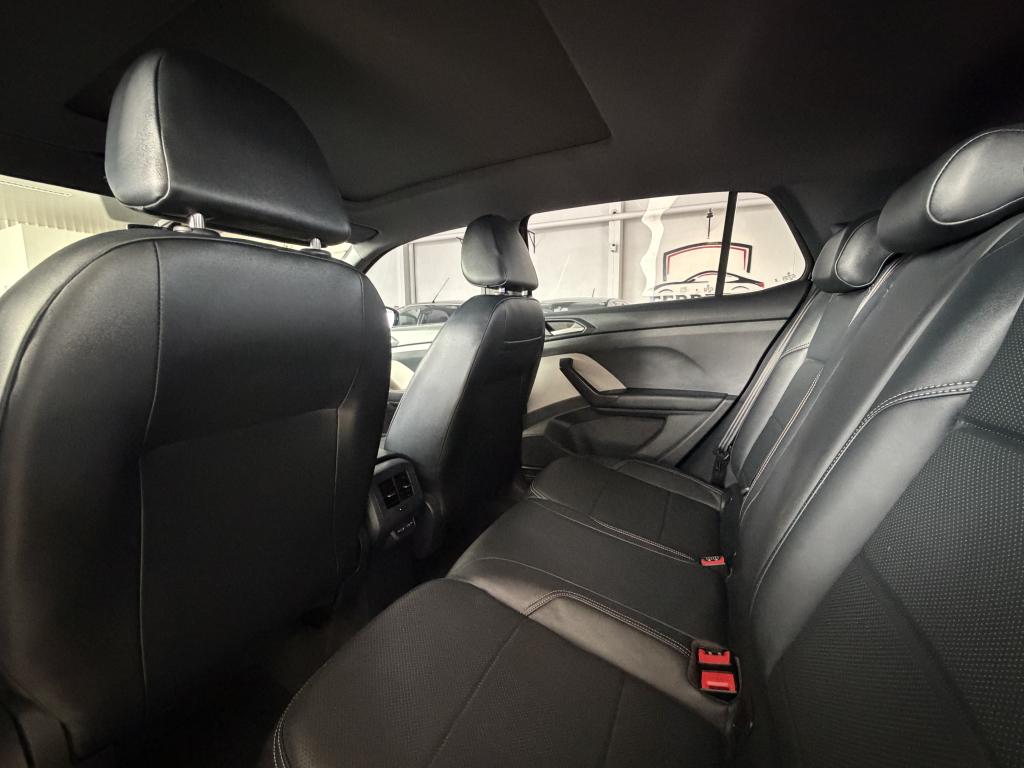 VOLKSWAGEN T-Cross - Foto
