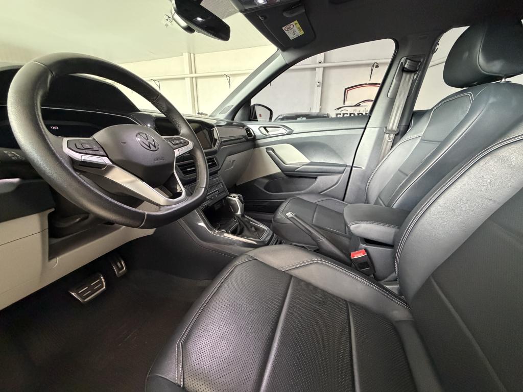 VOLKSWAGEN T-Cross - Foto