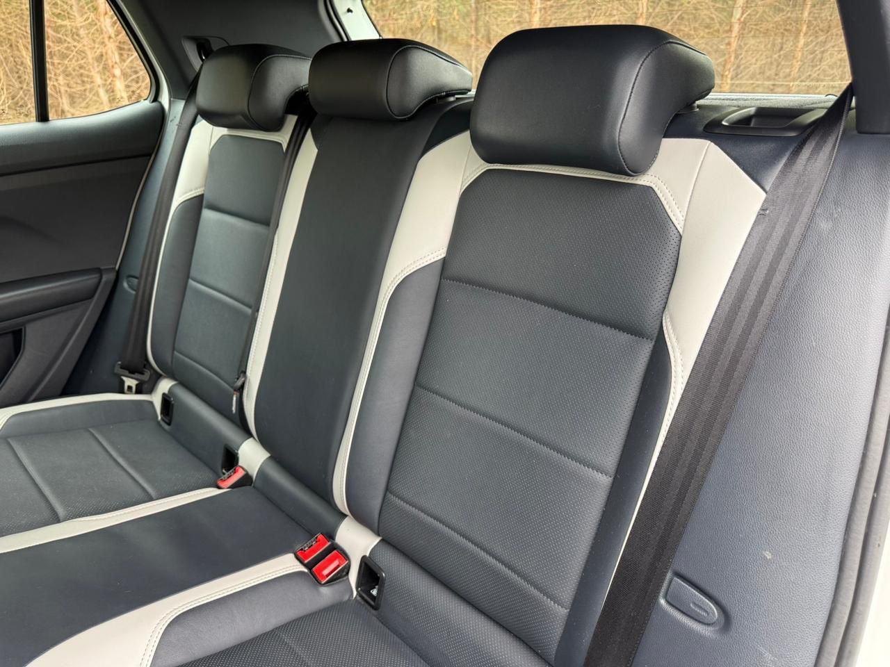 VOLKSWAGEN T-Cross - Foto
