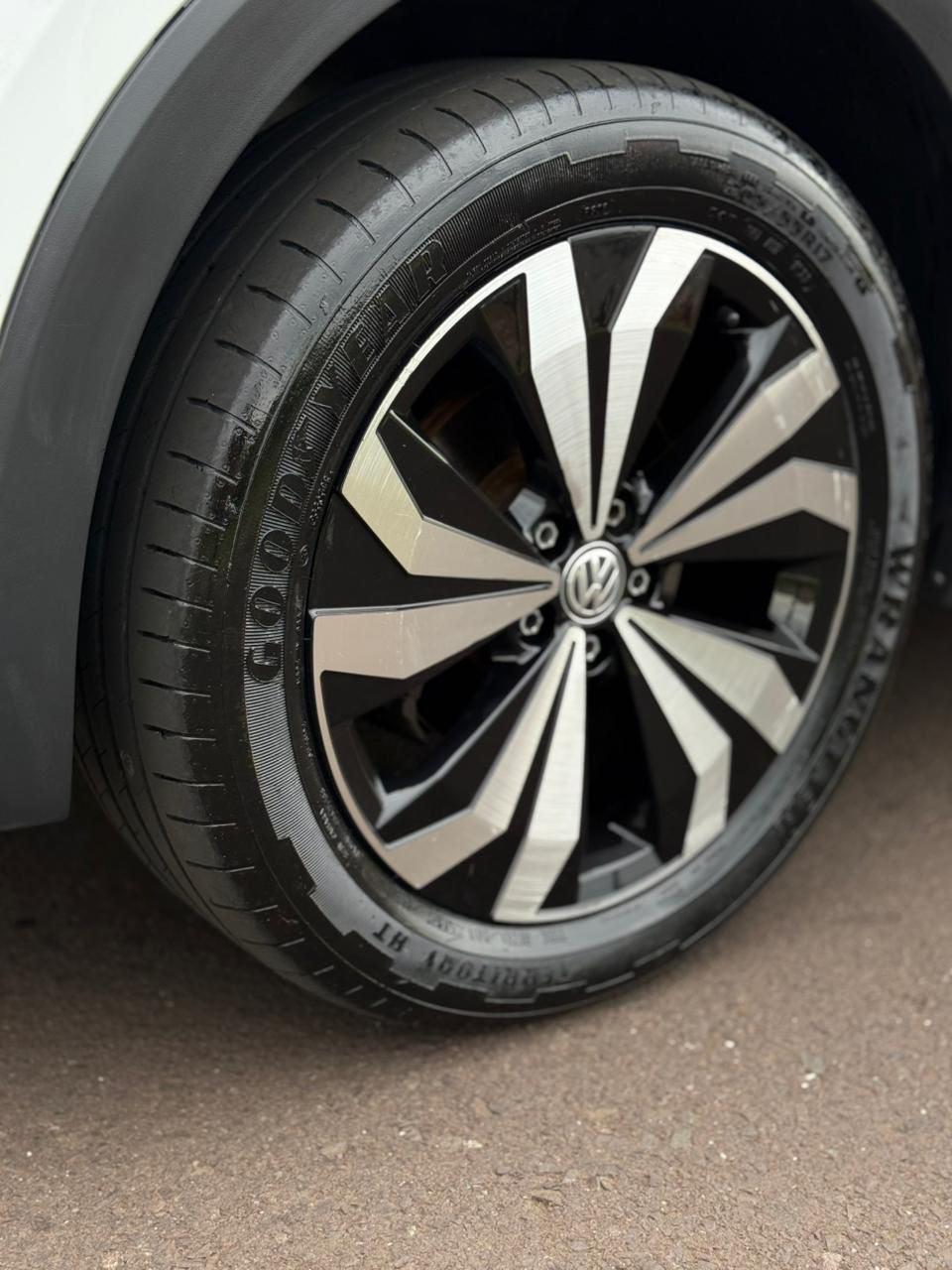 VOLKSWAGEN T-Cross - Foto