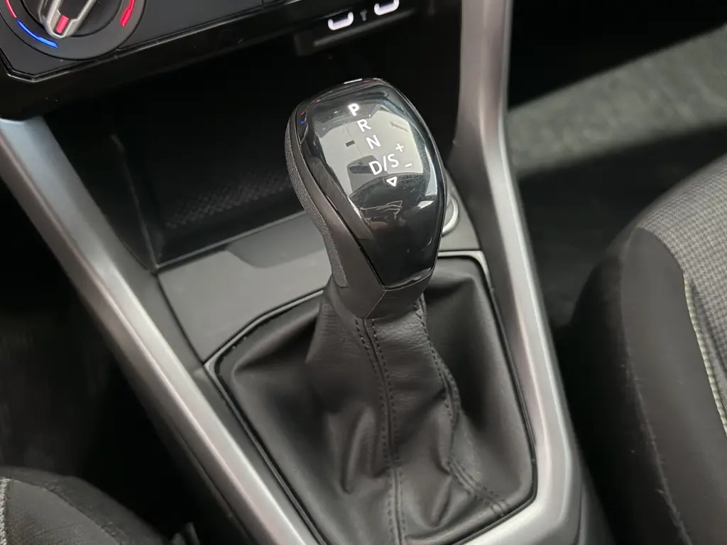 VOLKSWAGEN T-Cross - Foto