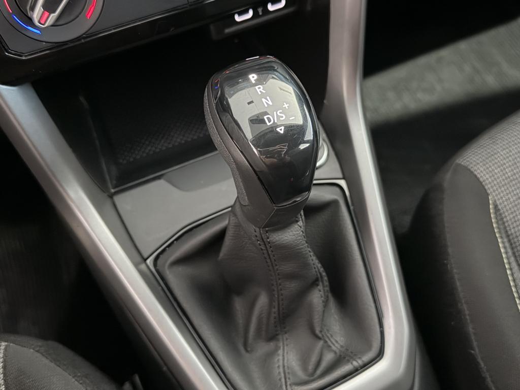 VOLKSWAGEN T-Cross - Foto