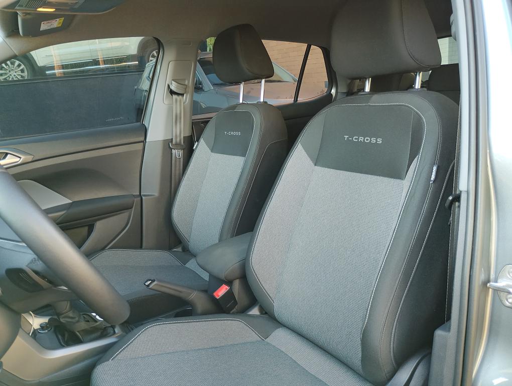 VOLKSWAGEN T-Cross - Foto