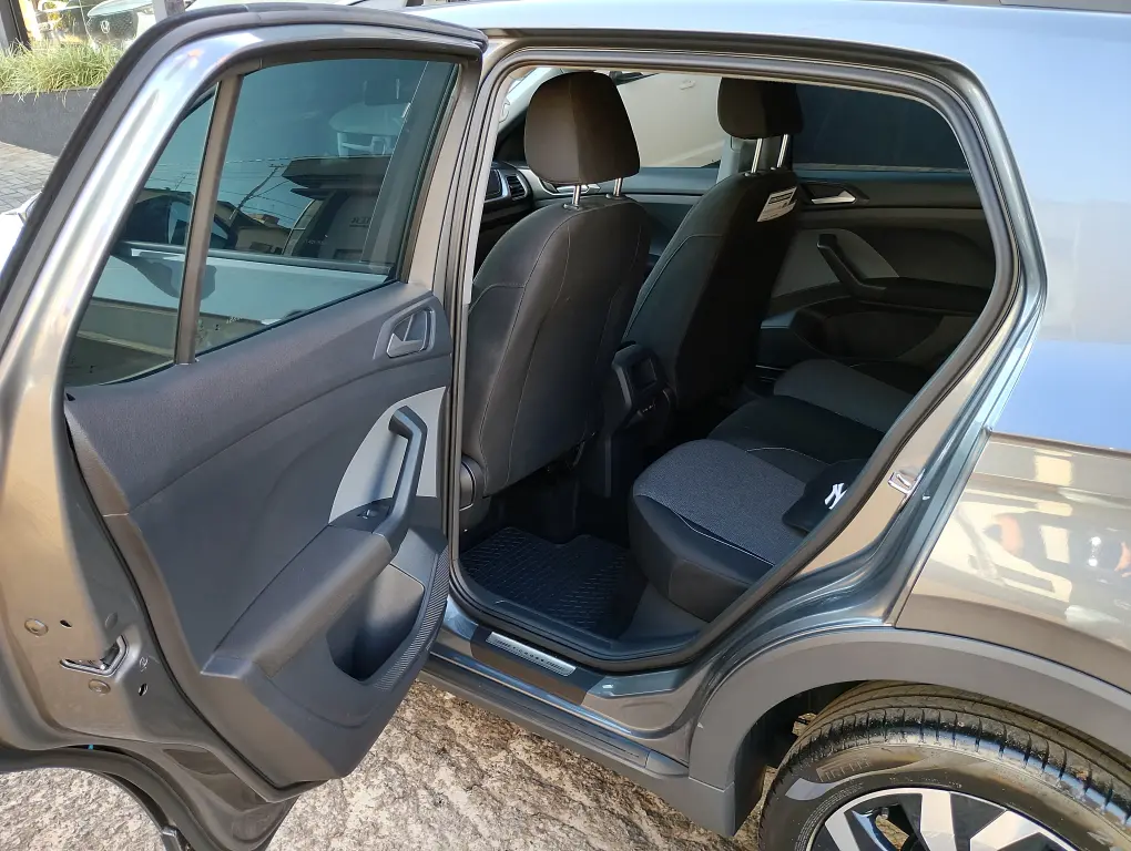 VOLKSWAGEN T-Cross - Foto