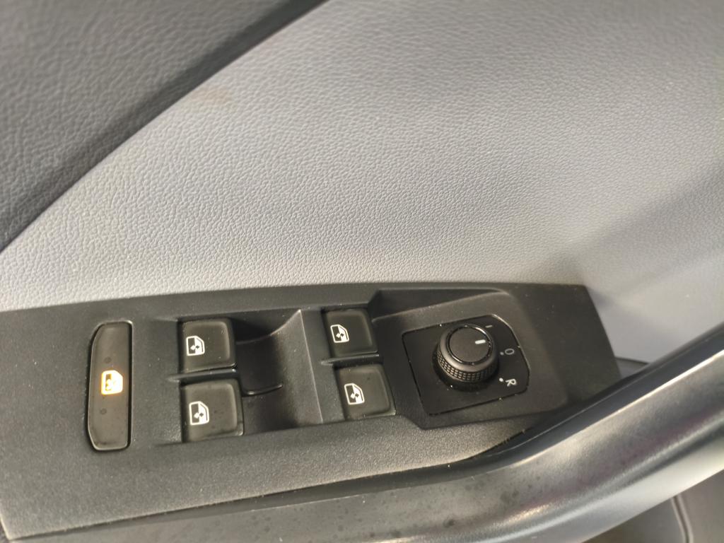 VOLKSWAGEN T-Cross - Foto