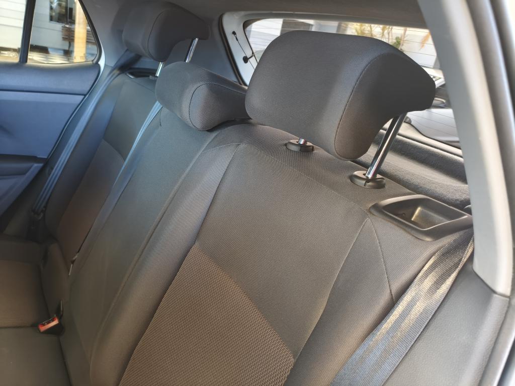 VOLKSWAGEN T-Cross - Foto