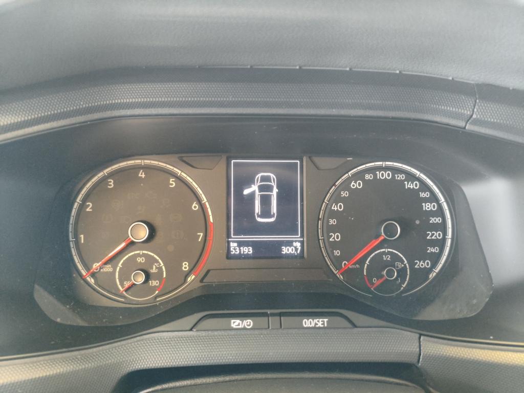 VOLKSWAGEN T-Cross - Foto