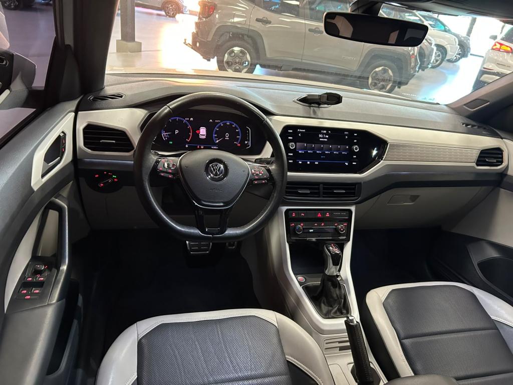 VOLKSWAGEN T-Cross - Foto