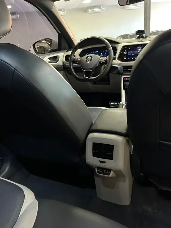 VOLKSWAGEN T-Cross - Foto